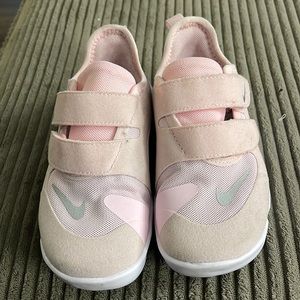 Super lite, super cute Nikes